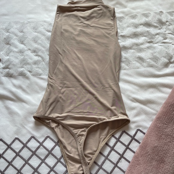 Misguided beige high neck bodysuit - Picture 3 of 3
